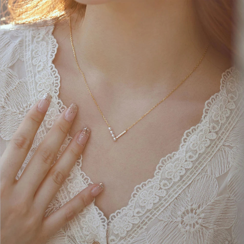Silver V-shaped Pearl Zircon Necklace