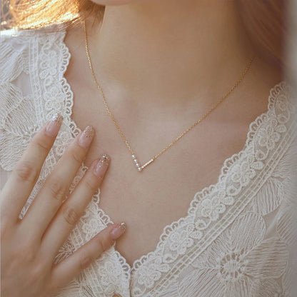 Silver V-shaped Pearl Zircon Necklace