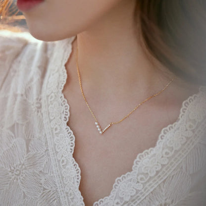 Silver V-shaped Pearl Zircon Necklace